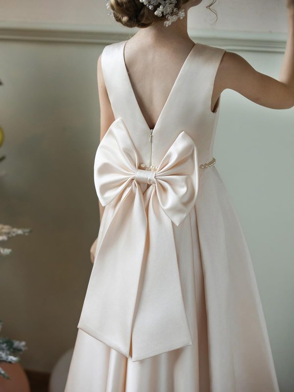 Satin Flower Girl Dresses for Wedding Floor Length Backless Princess Pageant Dress with Bow Pearls Proms Ball Gowns