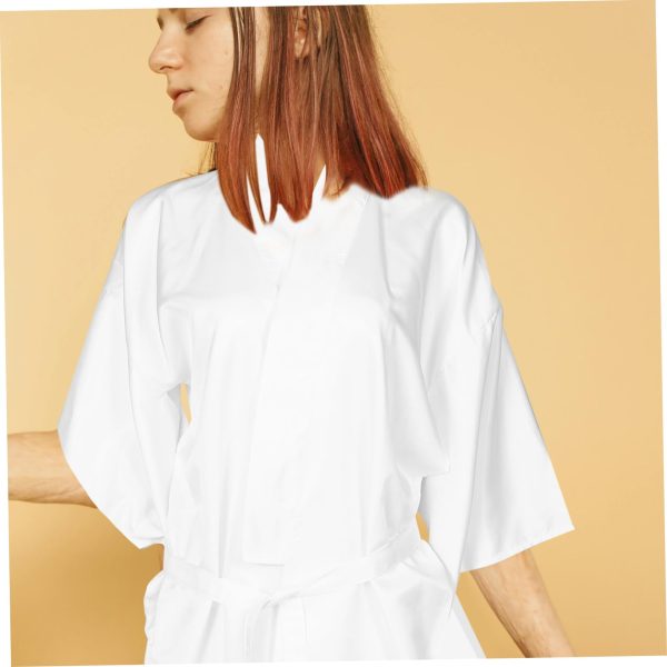 Japanese Kimono Robe White Traditional Long Dressing Gown for Women Adaptable Inner for Yukata Elegant Craftsmanship Vintage