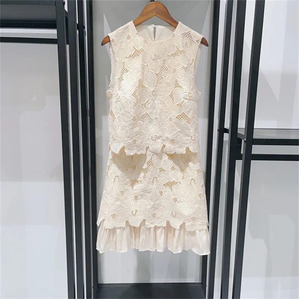 Women's 2025 Backless Lace Dress - Summer Ruffle Crewneck Elegant